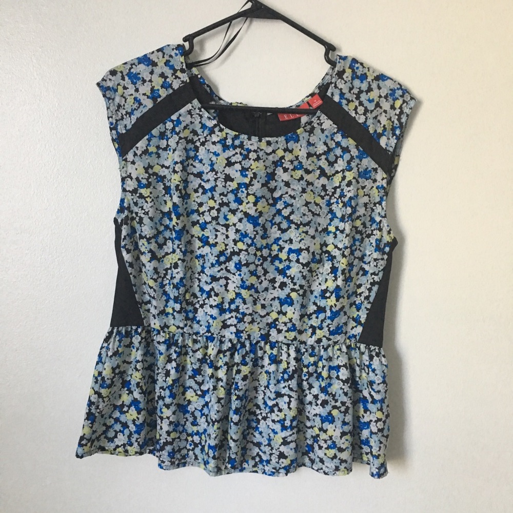 🛍  Elle peplum blue, yellow, white & black top, has cap sleeves and zipper back